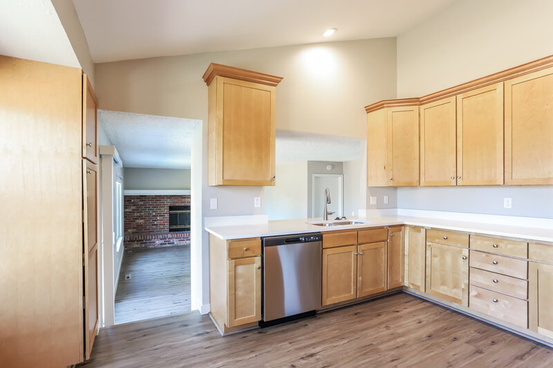 3,025/Mo, 14171 E Chenango Pl Aurora, CO 80015 Kitchen View 2