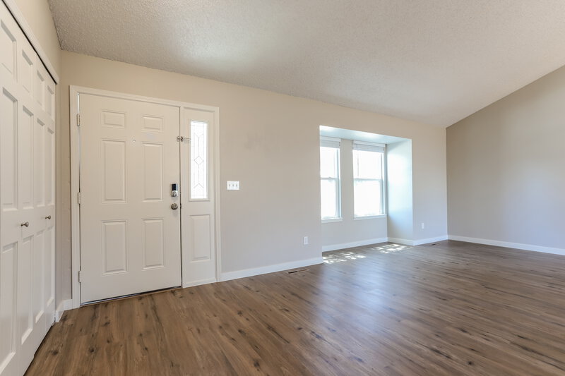 3,025/Mo, 14171 E Chenango Pl Aurora, CO 80015 Sitting Room View