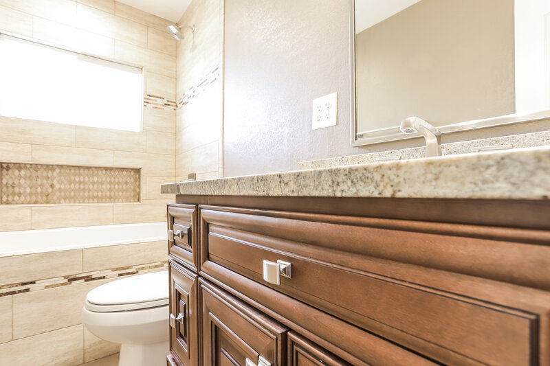 3,025/Mo, 14171 E Chenango Pl Aurora, CO 80015 Bathroom View