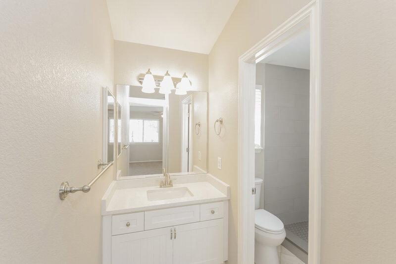 2,985/Mo, 5123 Sydney Ave Highlands Ranch, CO 80130 Main Bathroom View
