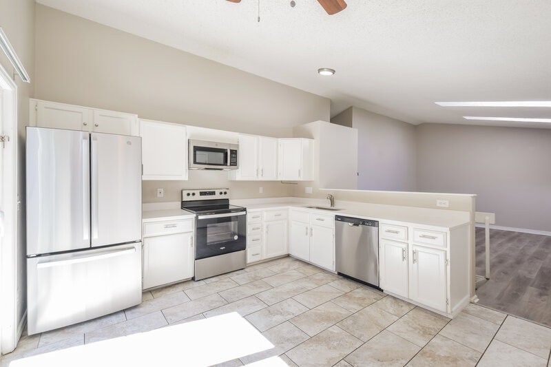 2,515/Mo, 4557 Gibraltar Way Denver, CO 80249 Kitchen View 2