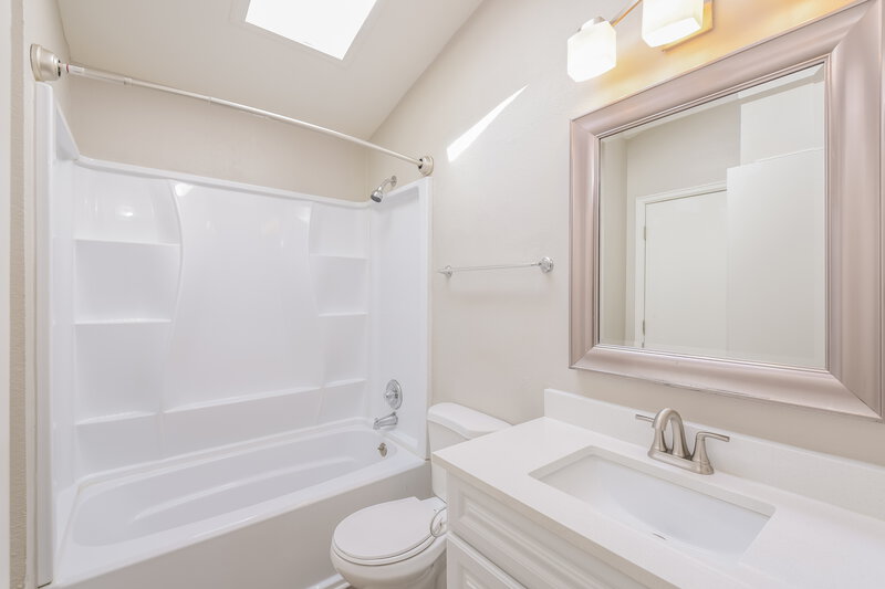 2,515/Mo, 4557 Gibraltar Way Denver, CO 80249 Bathroom View 2