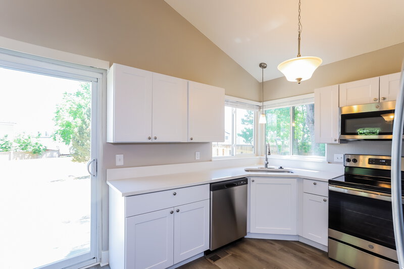 3,195/Mo, 20967 East 45th Avenue Denver, CO 80249 Kitchen View 2