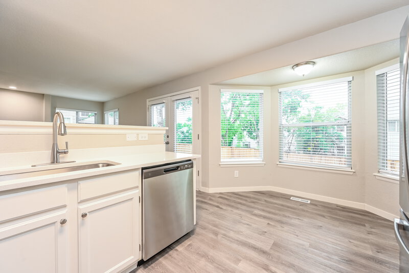 3,175/Mo, 9978 Deer Creek Ln Highlands Ranch, CO 80129 Kitchen View 2