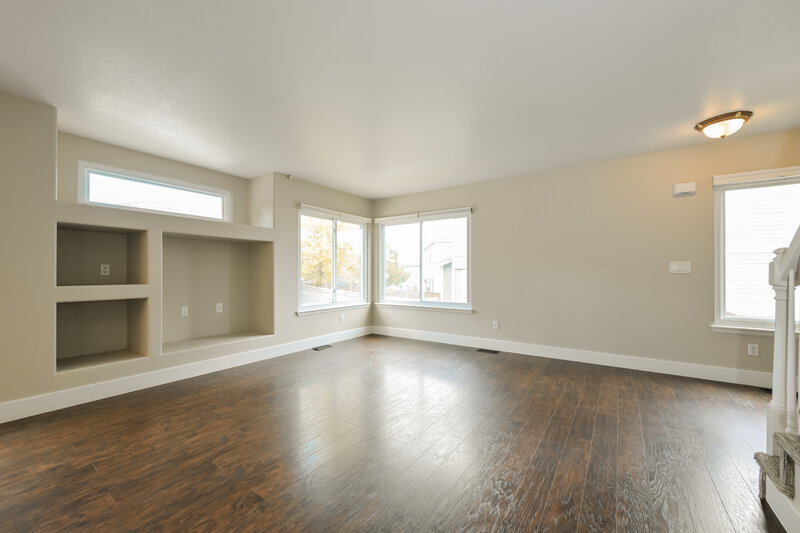 2,990/Mo, 4483 Lyndenwood Pt Highlands Ranch, CO 80130 Living Room View