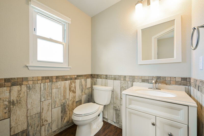2,990/Mo, 4483 Lyndenwood Pt Highlands Ranch, CO 80130 Bathroom View