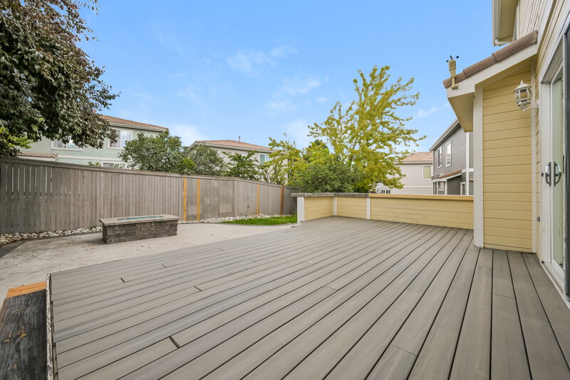 2,990/Mo, 4483 Lyndenwood Pt Highlands Ranch, CO 80130 Deck View