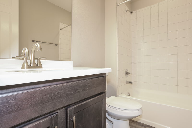 2,695/Mo, 17918 E 99th Pl Commerce City, CO 80022 Bathroom View