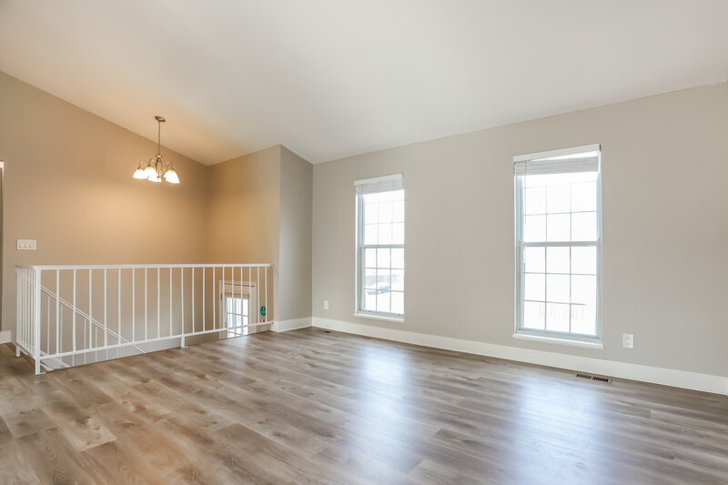 2,450/Mo, 19700 E Bates Ave Aurora, CO 80013 Living Room View