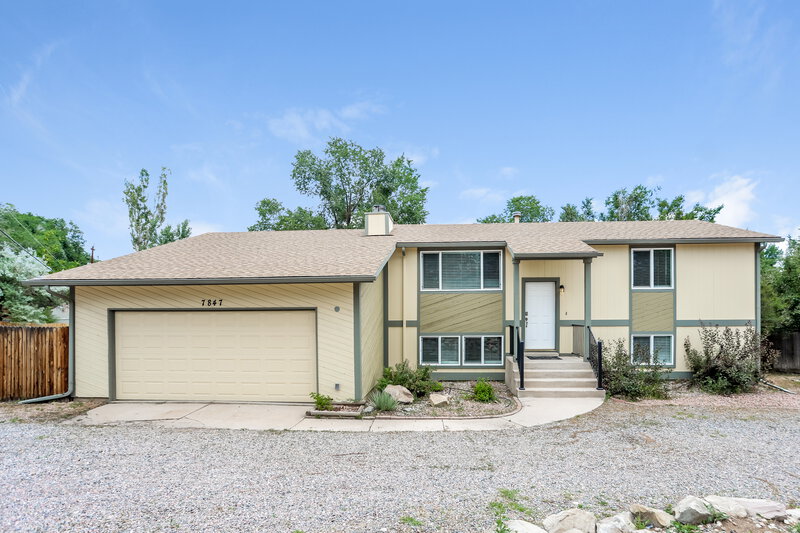 3,310/Mo, 7847 W Brook Dr Littleton, CO 80128 External View