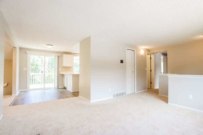 3,310/Mo, 7847 W Brook Dr Littleton, CO 80128 Living Room View 2