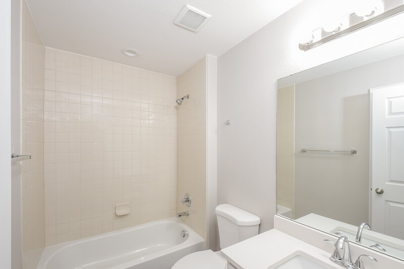 3,155/Mo, 3903 S Shawnee Way Aurora, CO 80018 Bathroom View