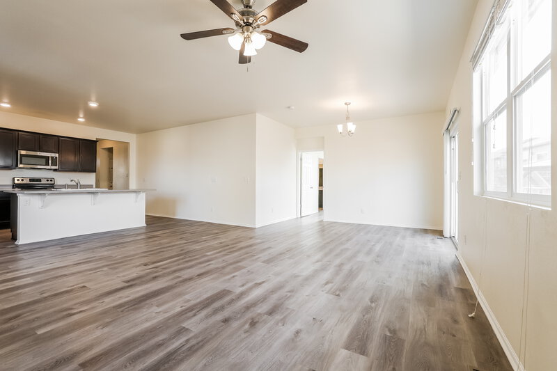 2,675/Mo, 535 Hermosa St Lochbuie, CO 80603 Living Room View 2