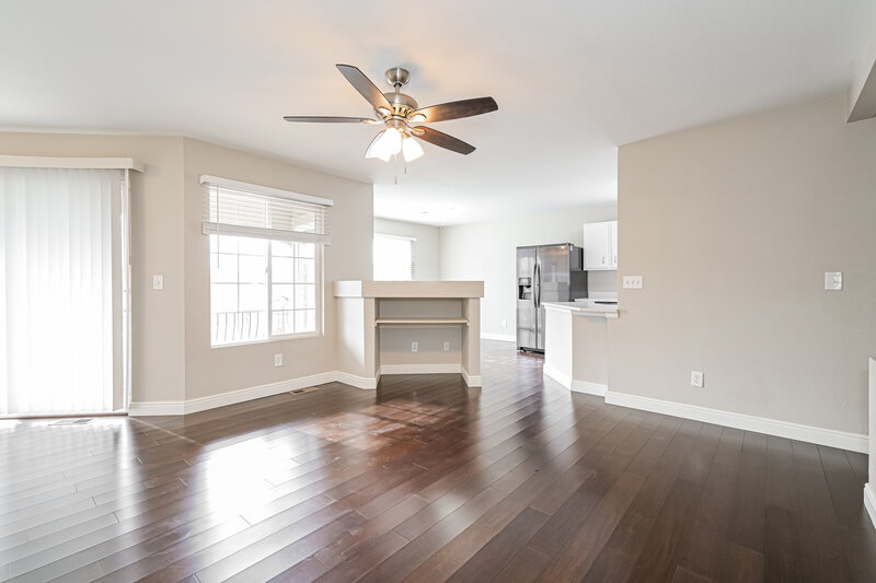 2,325/Mo, 18653 E 42nd Pl Denver, CO 80249 Living Room View 2