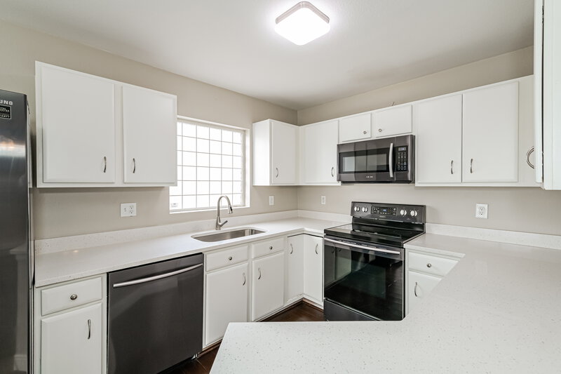 2,325/Mo, 18653 E 42nd Pl Denver, CO 80249 Kitchen View