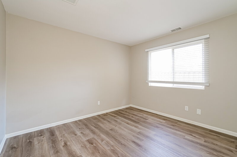 2,325/Mo, 18653 E 42nd Pl Denver, CO 80249 Bedroom View