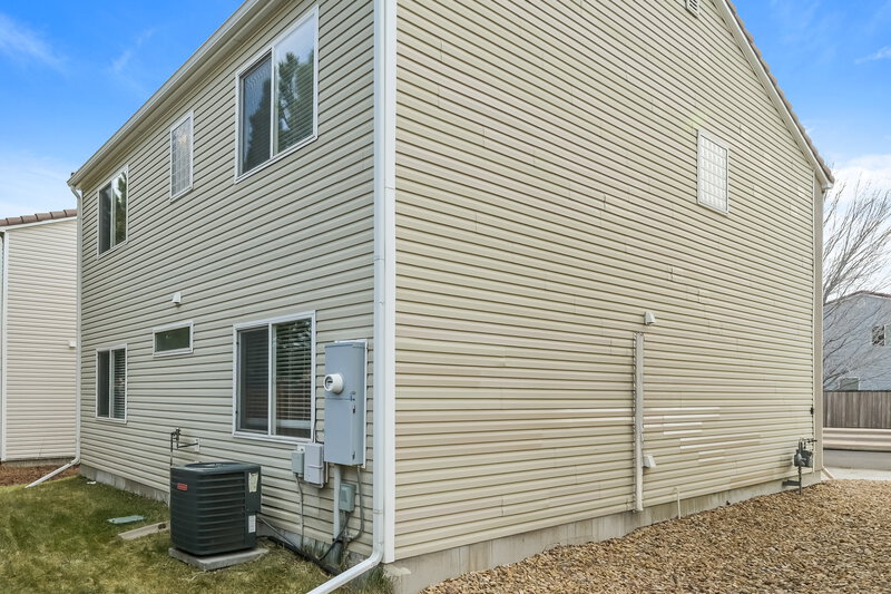 2,325/Mo, 18653 E 42nd Pl Denver, CO 80249 Rear View 2