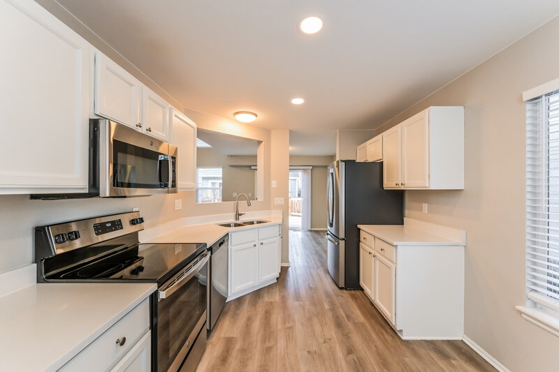 2,710/Mo, 16379 Bluebell Pl Parker, CO 80134 Kitchen View 2