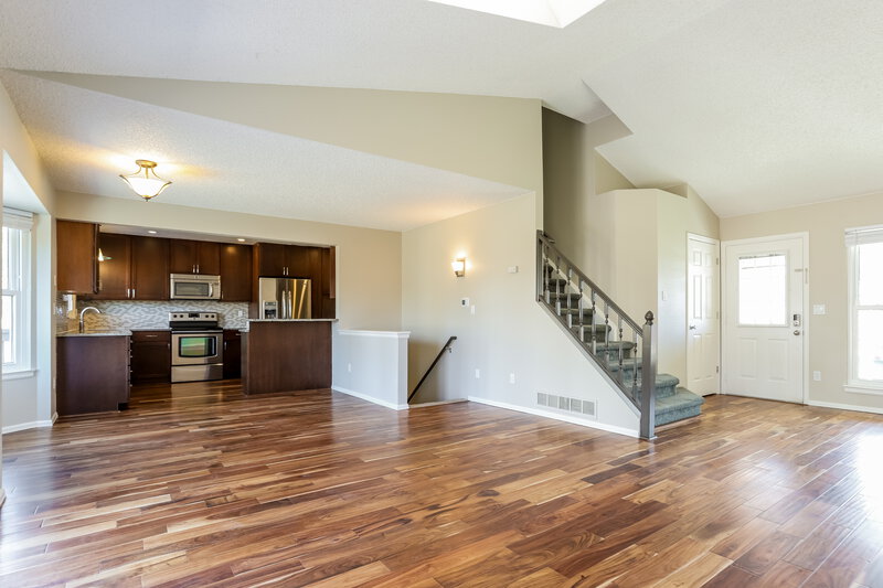 2,860/Mo, 14445 W Yale Pl Lakewood, CO 80228 Living Room View 2