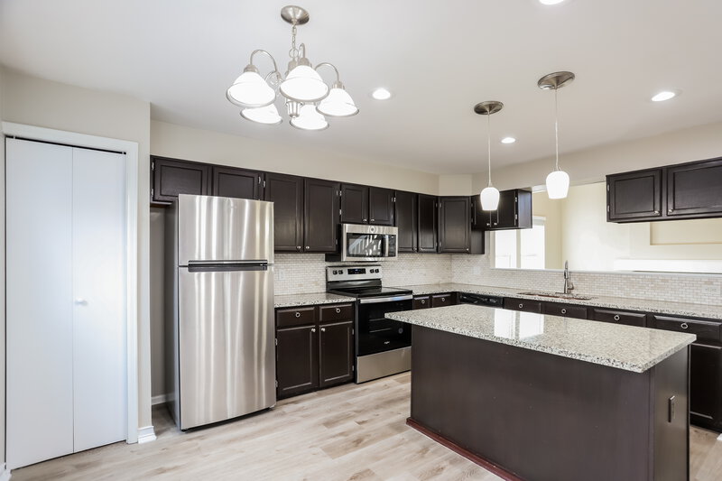 3,240/Mo, 9469 W Nichols Dr Littleton, CO 80128 Kitchen View