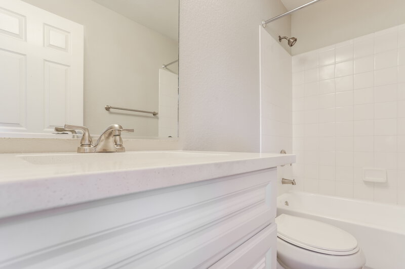 3,315/Mo, 3963 Jericho St Denver, CO 80249 Main Bathroom View