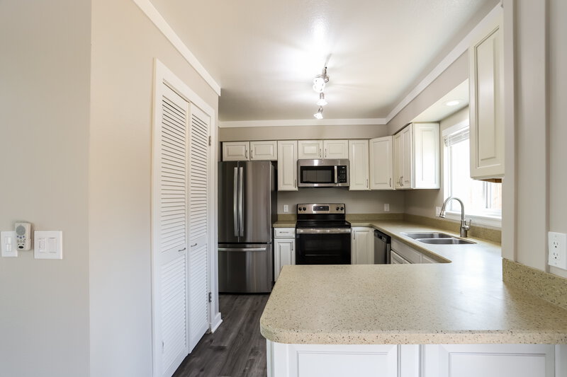 2,810/Mo, 18374 E Union Dr Aurora, CO 80015 Breakfast Nook View