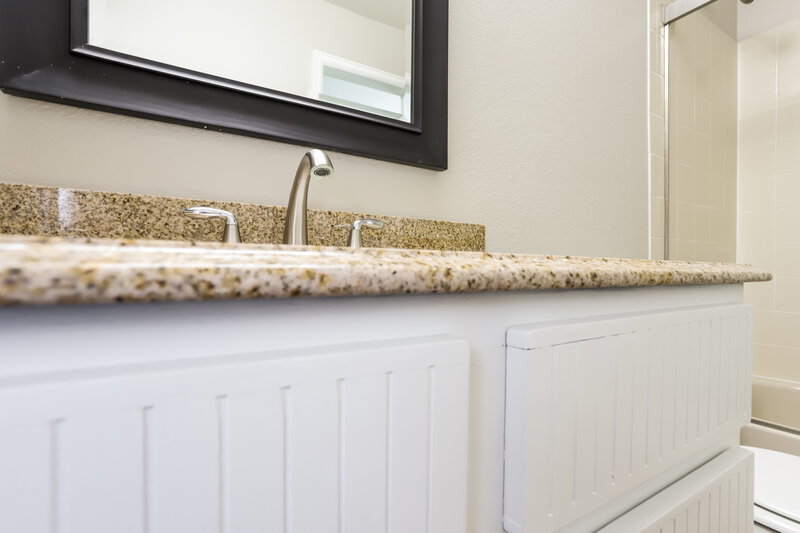2,810/Mo, 18374 E Union Dr Aurora, CO 80015 Main Bathroom View