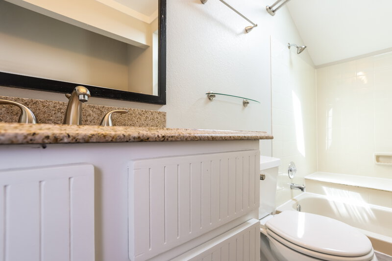 2,810/Mo, 18374 E Union Dr Aurora, CO 80015 Bathroom View
