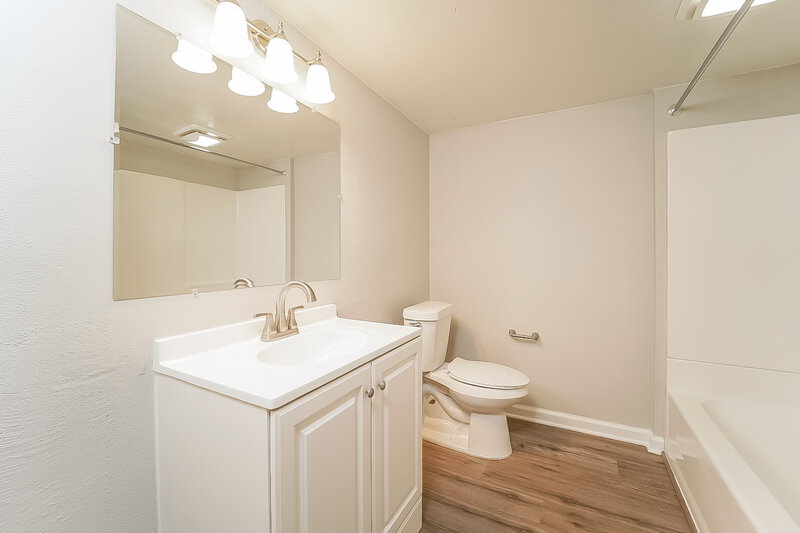 3,025/Mo, 1845 August Ln Brighton, CO 80601 Main Bathroom View