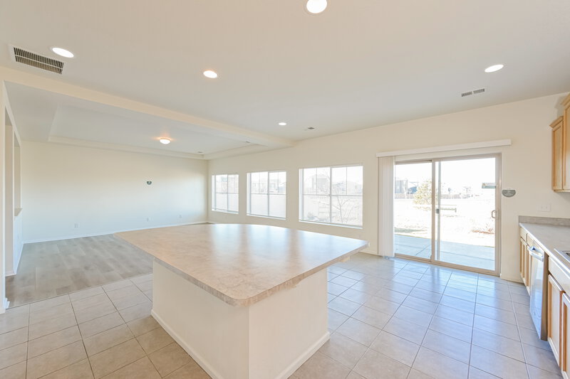 3,085/Mo, 5559 Cathay Ct Denver, CO 80249 Kitchen View 2