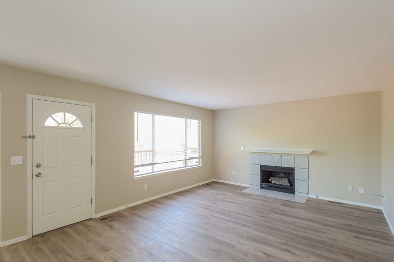 3,035/Mo, 2793 S Danube St Aurora, CO 80013 Living Room View 3