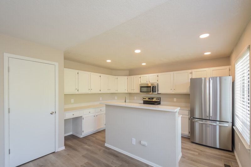 3,035/Mo, 2793 S Danube St Aurora, CO 80013 Kitchen View