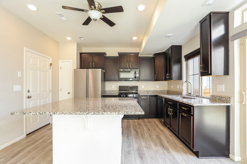 3,185/Mo, 10081 Zeno St Commerce City, CO 80022 Kitchen View