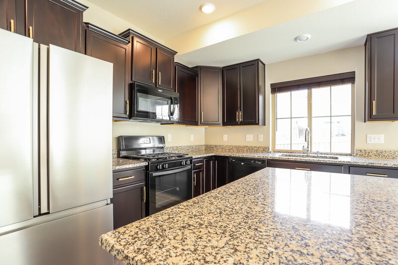 3,185/Mo, 10081 Zeno St Commerce City, CO 80022 Kitchen View 2