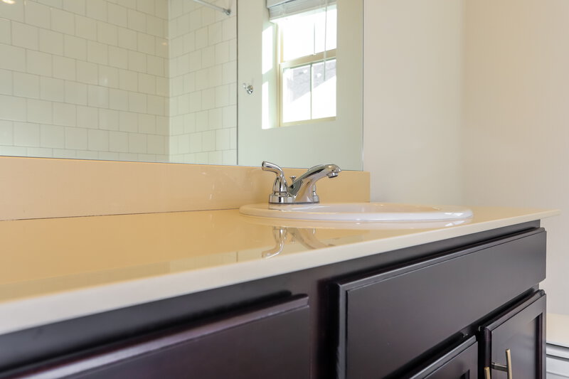 3,185/Mo, 10081 Zeno St Commerce City, CO 80022 Bathroom View