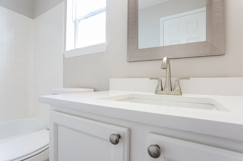 2,950/Mo, 8574 Bluegrass Cir Parker, CO 80134 Bathroom View