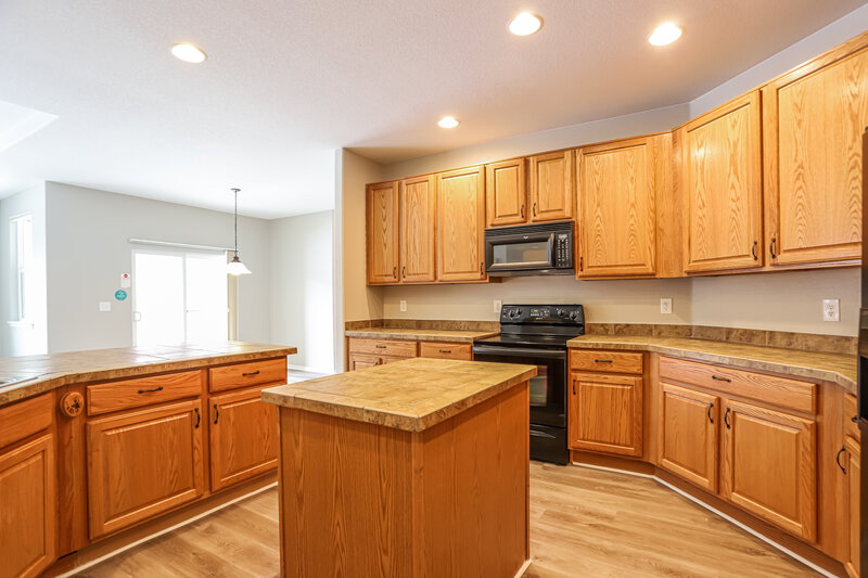 5,730/Mo, 2550 Paint Pony Cir Castle Rock, CO 80108 Kitchen View 3