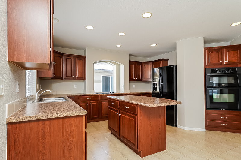 3,825/Mo, 19054 Burlington Pl Denver, CO 80249 Kitchen View