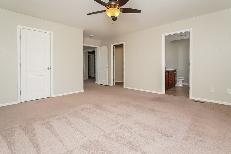 3,825/Mo, 19054 Burlington Pl Denver, CO 80249 Main Bedroom View
