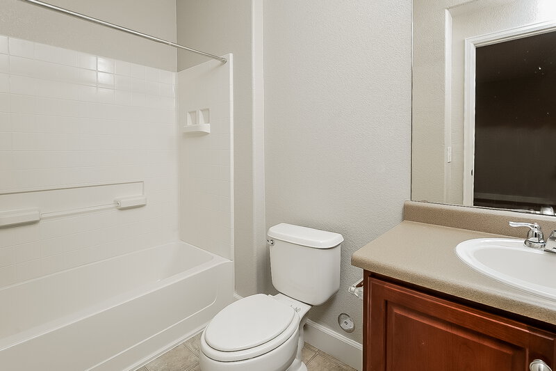 3,825/Mo, 19054 Burlington Pl Denver, CO 80249 Bathroom View 2