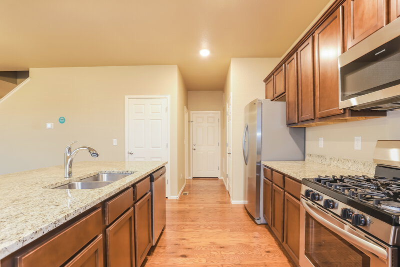 2,980/Mo, 5805 High Timber Cir Castle Rock, CO 80104 Kitchen View 2