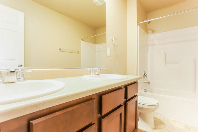 2,980/Mo, 5805 High Timber Cir Castle Rock, CO 80104 Main Bathroom View