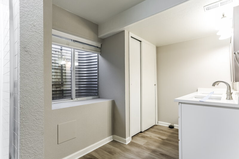 3,090/Mo, 4343 S Halifax St Centennial, CO 80015 Kitchen View