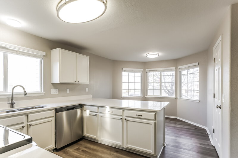 3,090/Mo, 4343 S Halifax St Centennial, CO 80015 Kitchen View 3