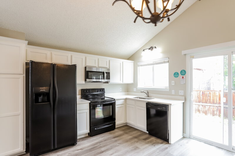 2,540/Mo, 715 Stowe St Highlands Ranch, CO 80126 Kitchen View