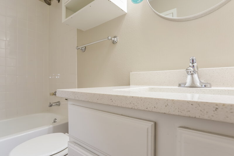2,540/Mo, 715 Stowe St Highlands Ranch, CO 80126 Main Bathroom View