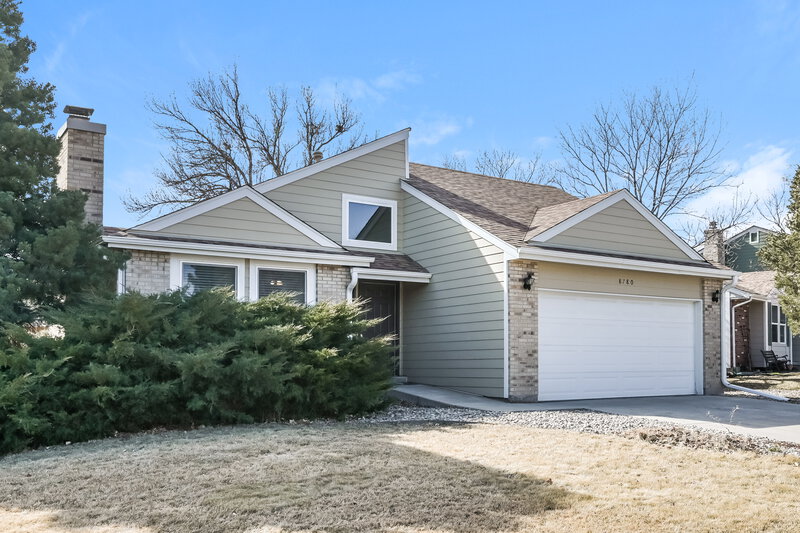 3,155/Mo, 8780 W Quarto Cir Littleton, CO 80128 Front View