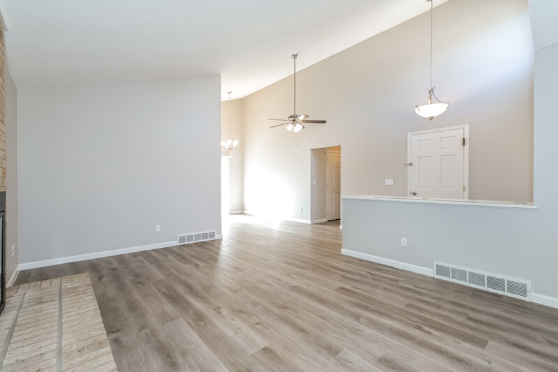 3,155/Mo, 8780 W Quarto Cir Littleton, CO 80128 Living Room View