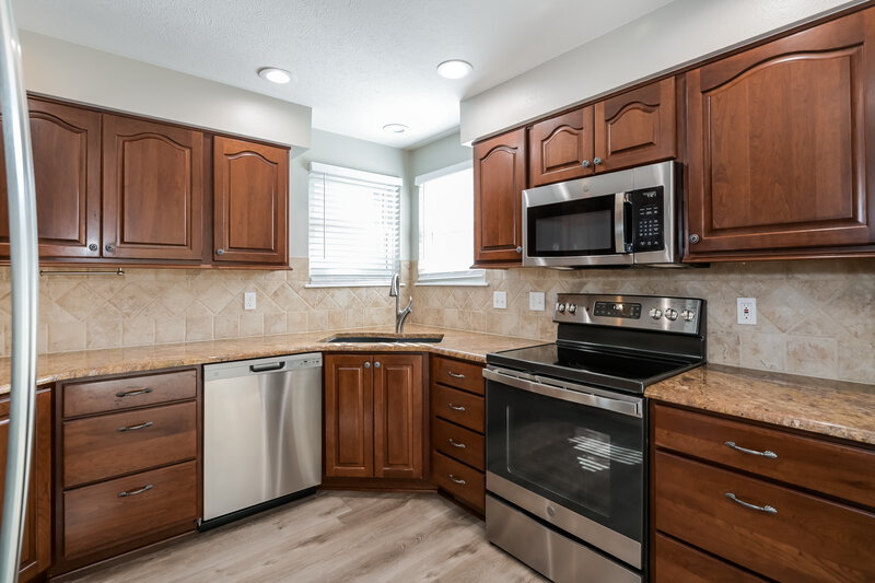 3,155/Mo, 8780 W Quarto Cir Littleton, CO 80128 Kitchen View