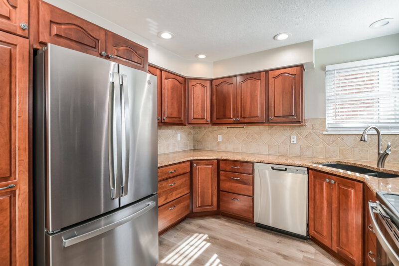 3,155/Mo, 8780 W Quarto Cir Littleton, CO 80128 Kitchen View 2
